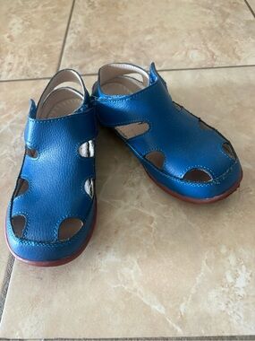 Kids Blue Leather Closed-Toe Sandals